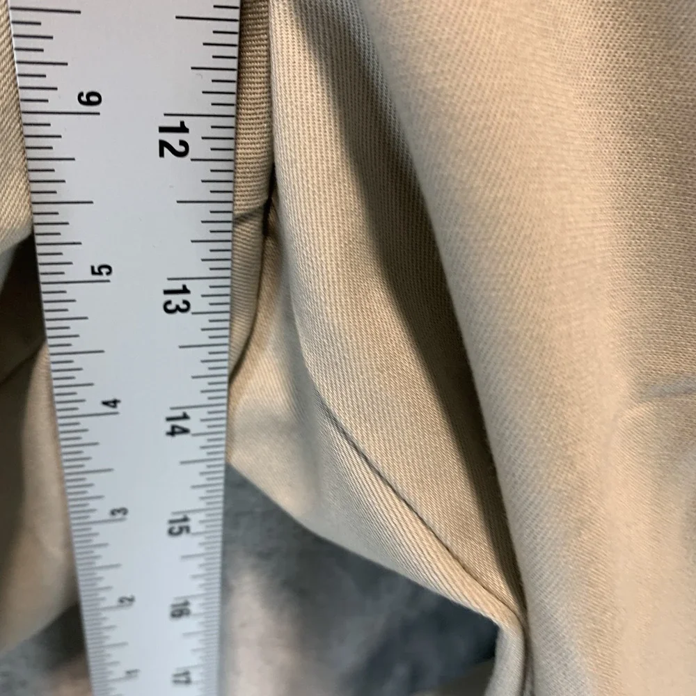Dockers Mens Khaki Chino Pants 34 x‎ 34 Pleated Relaxed Fit Iron Free Signature